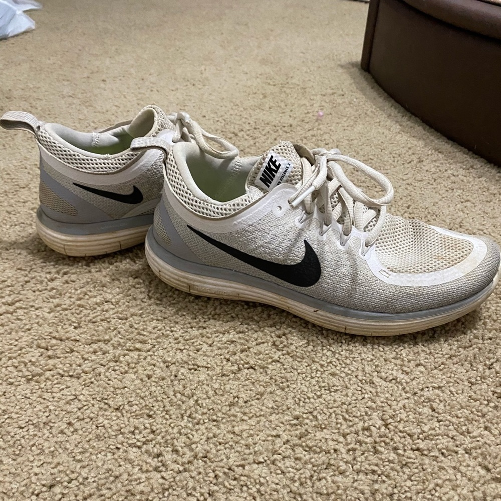 Nike tennis shoes